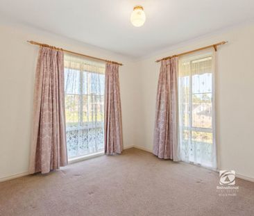 LOW-MAINTENANCE LIVING WITH OUTDOOR APPEAL. - Photo 4