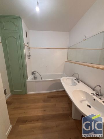 Location Appartement 4 pièces 112m² - Photo 3