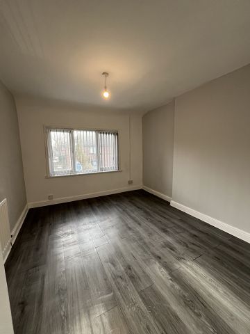 3 Bed Semi-Detached House, Vanbrugh Crescent, L4 - Photo 5