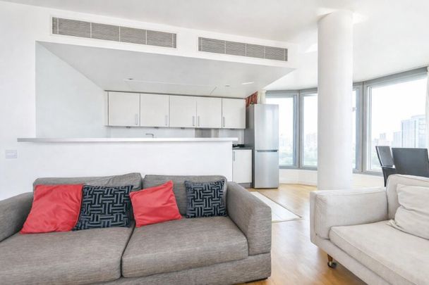 2 Bed Flat, Falcon Wharf, SW11 - Photo 1