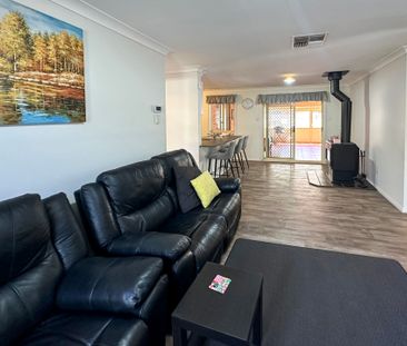 Charming Family Home in Dubbo - Photo 2