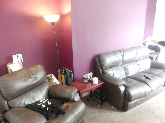 3 Bed Flat, Lower Broughton Road, M7 - Photo 1