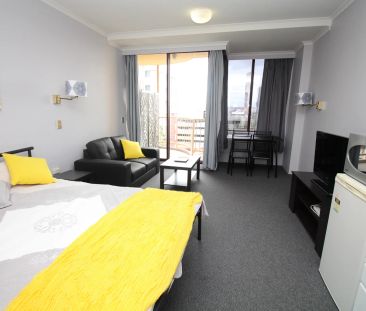 Stylish Furnished Studio in the Heart of Parramatta CBD - Photo 3