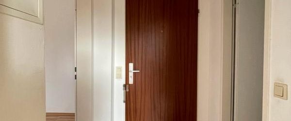 Willkommen in der Alten Heide! Frisch renovierte 2-Zimmer-Wohnung mit Einbauküche - Photo 1