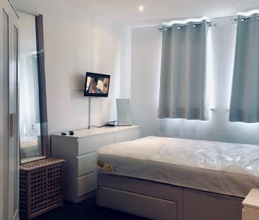 3 Bed Flat, Platt House, M5 - Photo 3