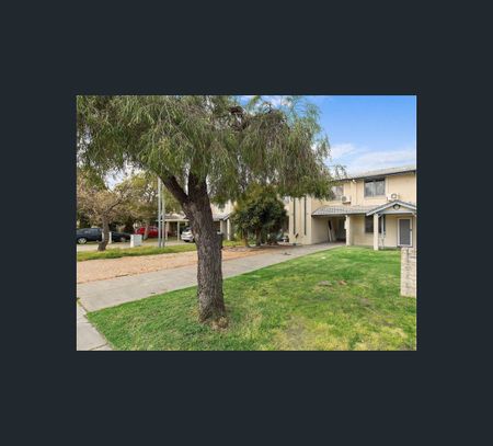 28 Scanlon Way, Lockridge, WA 6054 - Photo 4