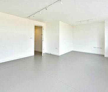 High Road, N12, London - Photo 1