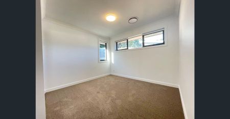 Spacious And Modern 4 Bedroom Home Available For Lease Now! - Photo 3