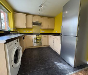 3 bedroom semi-detached house to rent - Photo 6