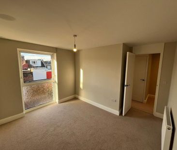 3 bedroom terraced house to rent - Photo 4