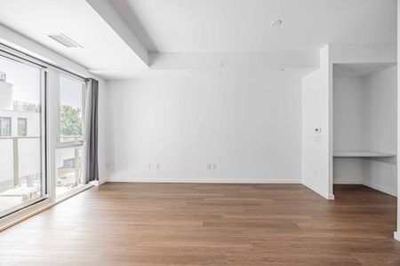 For Lease - 689 The Queensway N/A Unit# 305, Toronto, Ontario - Photo 3