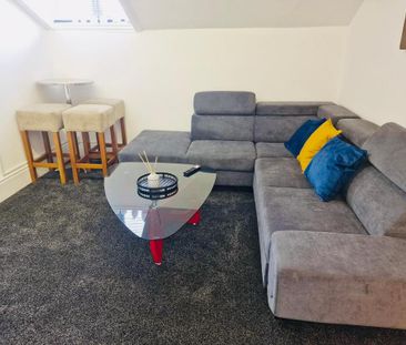 1 bedroom in a flat share to rent - Photo 3