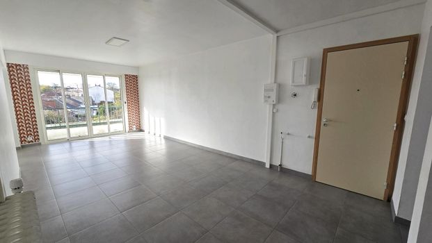 Location Appartement 3 pièces 78m² LA ROCHE SUR YON 85000 - Photo 1