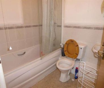 Lampton Road, Hounslow, TW3 - Photo 1