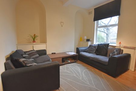 2 Bedroom Mid Terraced House - Photo 4