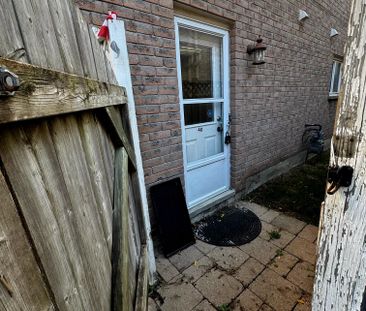 For Lease - 40 Farncomb Crescent Unit# Lower, Clarington, Ontario - Photo 4