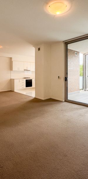 First floor 2 bedroom unit - Photo 1