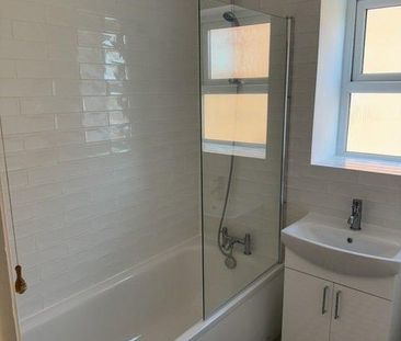 2 bedroom semi-detached house to rent - Photo 3