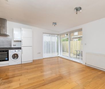 37 Munster Green - Photo 1