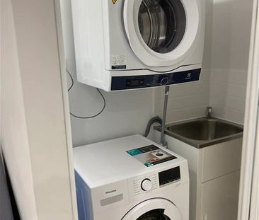 Modern 2 Bedroom Unit available soon, $750/week - Photo 4