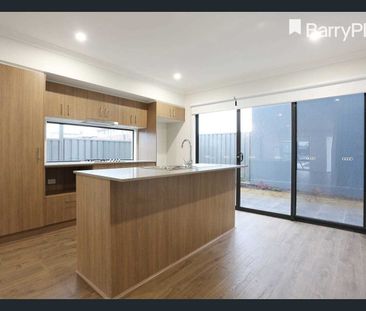**REGISTER TO INSPECT VIA REALESTATE.COM.AU LINK & PHOTO ID MUST BE... - Photo 3