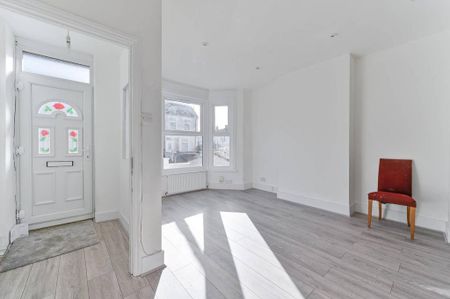 3 bedroom terraced house to rent - Photo 2