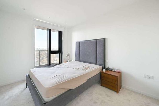 St Gabriel Walk, Elephant And Castle, SE1 - Photo 1