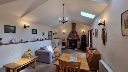 1 bedroom semi-detached bungalow to rent - Photo 2