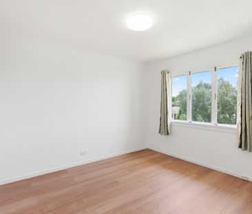 21 Luprena Street, Mansfield QLD 4122 - House For Rent | Domain - Photo 2