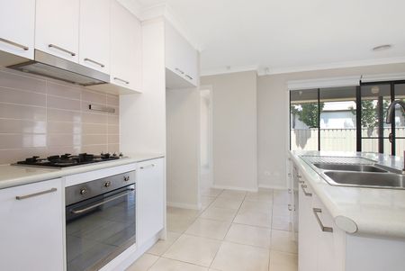 Where Comfort Meets Effortless Style - Photo 5