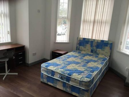 1 bedroom in a house share to rent - Photo 3