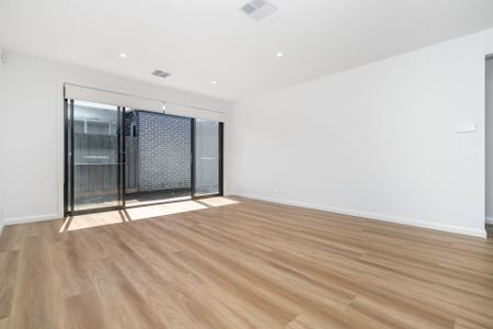 Brand new elegant home - Photo 5