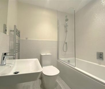 4 Bedroom Detached To Let - Photo 4