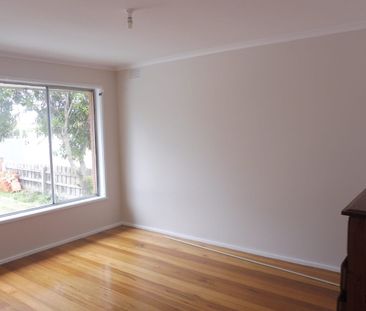 14 Mckimmies Road, Lalor, Vic 3075 - Photo 2