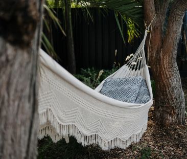 Come for the views, stay for the captivating design - Photo 1
