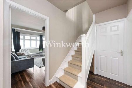 Empire Avenue, London, N18 - Photo 3