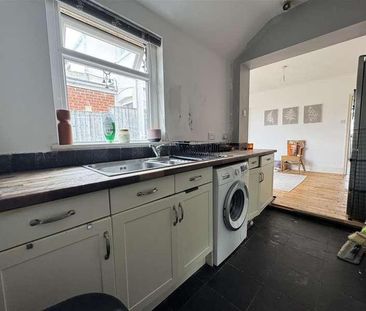 Redcliffe Street, Swindon, SN2 - Photo 6