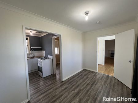 Spacious three bedroom home - Photo 3