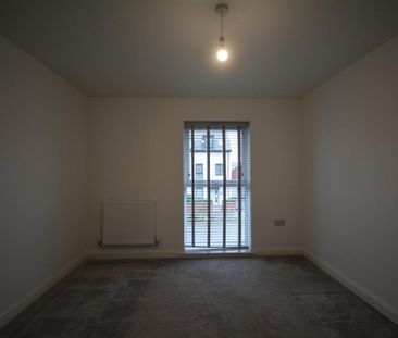 4 bedroom detached house to rent - Photo 4