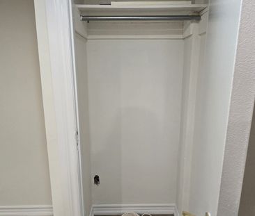 For Lease - 3661 Lakeshore Boulevard Unit# Lower 4, Toronto, Ontario - Photo 1