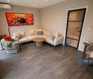 6 bedroom semi-detached house to rent - Photo 3
