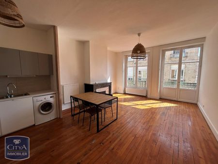 Location Appartement 3 pièces 70m² ST ETIENNE 42000 - Photo 2