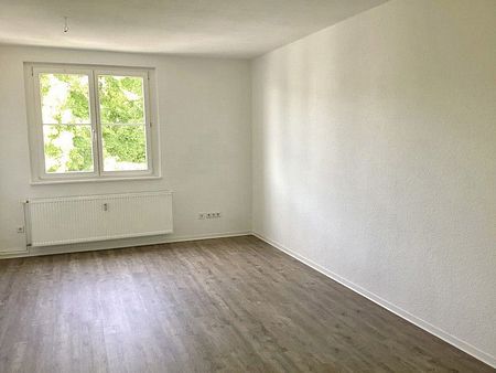 Tolle 4-Zimmer-Wohnung für Ihr individuelles Wohnerlebnis! - Photo 3