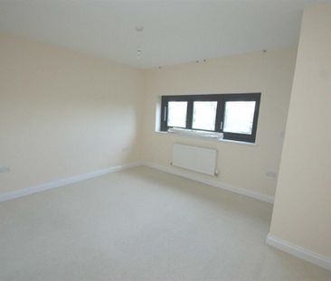 Corner Farm Place Pennine Way, HP2 5PN, Hemel Hempstead - Photo 3