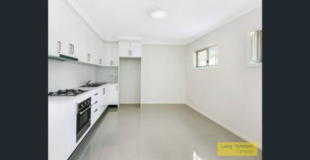 Large Modern Villa - 1 Bedroom - Photo 2