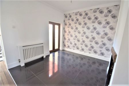 3 bedroom terraced house to rent - Photo 4