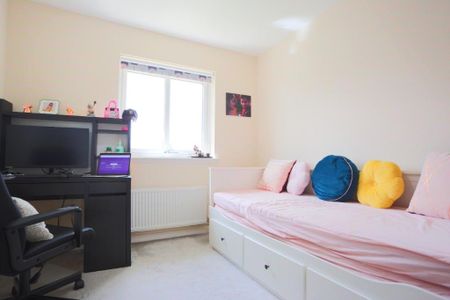 4 bedroom detached house to rent - Photo 5