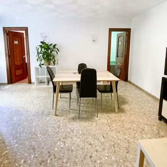 Carrer Pintor José Mongrell, Valencia, Valencian Community 46022 - Photo 1