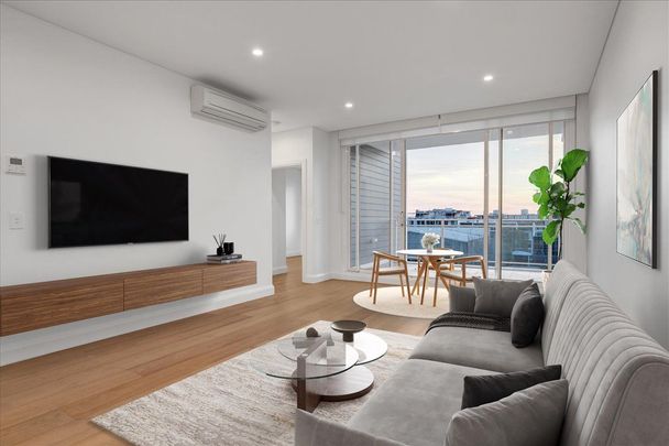 Immaculately maintained apartment with floorboards! - Photo 1