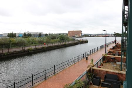 Adventurers Quay, CF10 4NR, Cardiff Bay - Photo 2